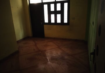 Room in 3 BHK Builder Floor at Palam Colony – for Sale