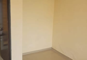 Room in 1 BHK Apartment at Coral Reasidency, Pratha Pushp Society – for Rent