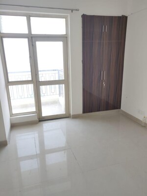 Room in 3 BHK Apartment at Paarth Aadyant, Gomti Nagar – for Rent