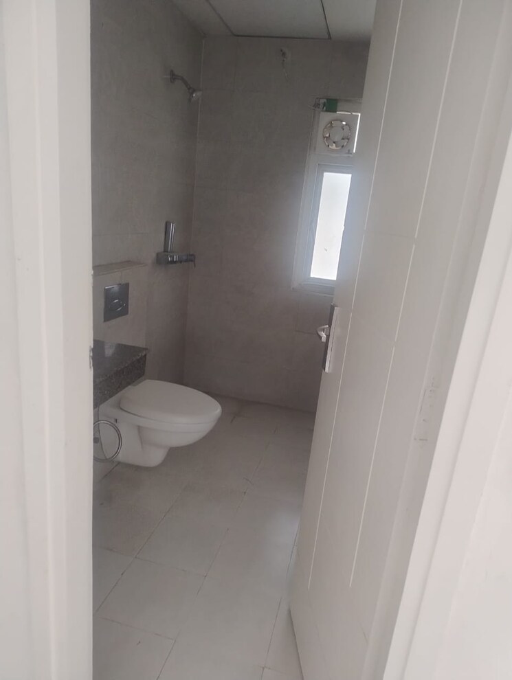 Bathroom, mapsko-mount-ville 3 Bedroom 1815 Sq.Ft. Apartment In Sector 79 Gurgaon 9348076