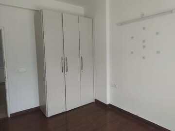 Room in 3 BHK Apartment at Mapsko Mount Ville, Sector 79 – for Rent