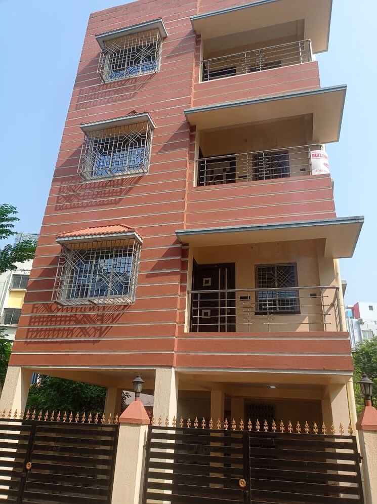 Exterior View, em bypass 6+ Bedroom 6000 Sq.Ft. Independent House In Em Bypass Kolkata 9348091