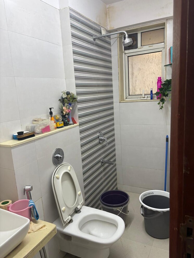 Bathroom, vkg-corporate-centre 2 Bedroom 850 Sq.Ft. Apartment In Andheri East Mumbai 9348105