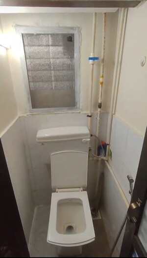 Bathroom in 1 BHK Apartment at Anand CHS Matunga, Matunga East – for Rent