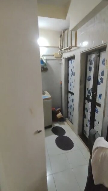 Team Area in 1 BHK Apartment at Anand CHS Matunga, Matunga East – for Rent