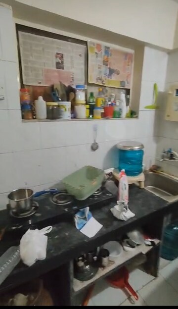 Team Area in 1 BHK Apartment at Anand CHS Matunga, Matunga East – for Rent