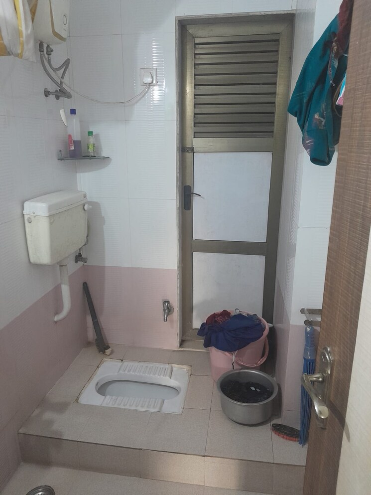 Bathroom, ssb-ashok-nagar 2 Bedroom 637 Sq.Ft. Apartment In Balkum Pada Thane 9348138