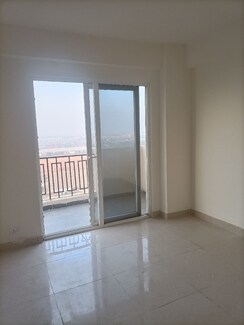 3 BHK + Servant Room Apartment For Sale in Signature Global Twin Tower DXP