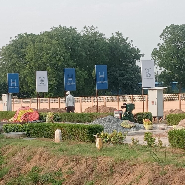 Garden, ireo-savannah  165 Sq.Yd. Plot In Sohna Sector 35 Gurgaon 9348163