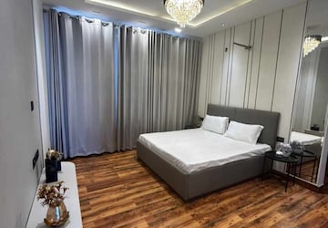 Room in 3 BHK Builder Floor at Vip Road – for Sale
