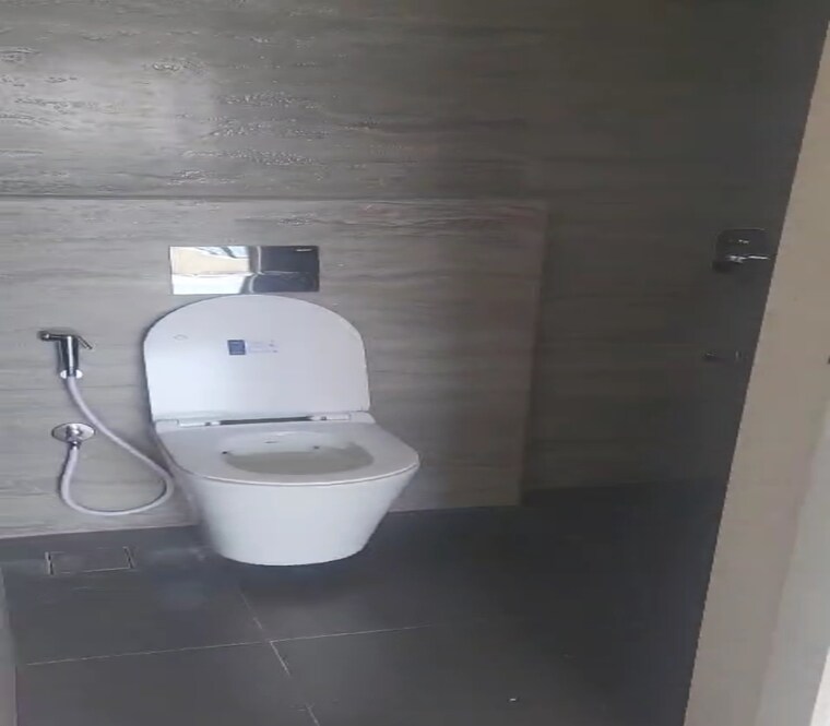 Bathroom, matunga east 2 Bedroom 900 Sq.Ft. Apartment In Matunga East Mumbai 9348178