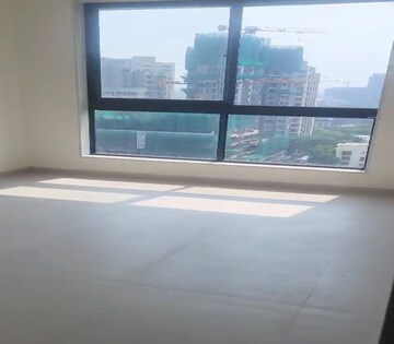 Bedroom in 2 BHK Apartment at Matunga East – for Rent