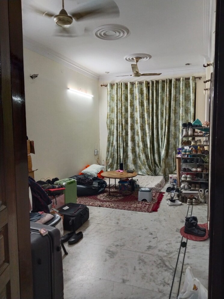 Living Room, sector 40 1 Bedroom 200 Sq.Yd. Builder Floor In Sector 40 Gurgaon 9348189