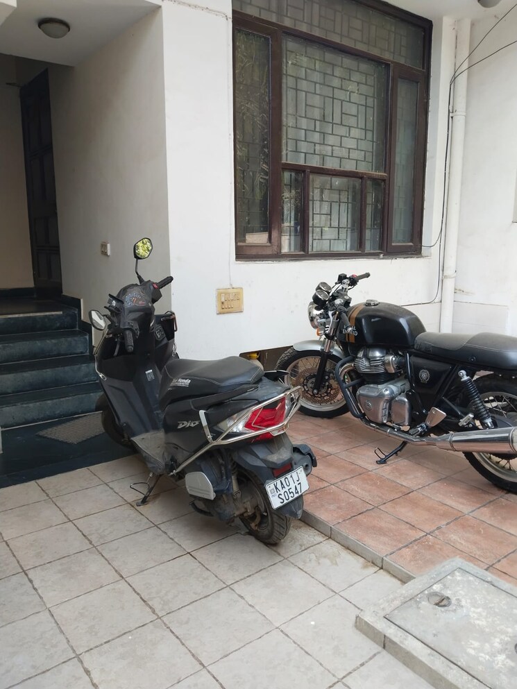 Gym, sector 40 1 Bedroom 200 Sq.Yd. Builder Floor In Sector 40 Gurgaon 9348189