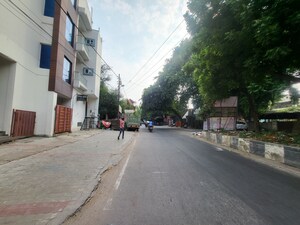  Showroom For Rent in Aliganj