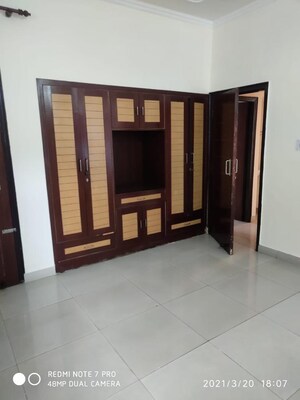 Room in 3 BHK Apartment at HBH Galaxy Apartments, Sector 43 – for Rent
