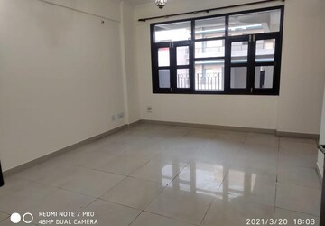 Room in 3 BHK Apartment at HBH Galaxy Apartments, Sector 43 – for Rent