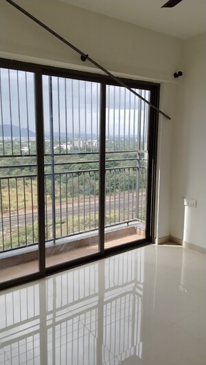 Room in 2 BHK Apartment at Runwal My City Phase II Cluster 05, Dombivli East – for Rent