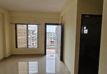 Room in 3 BHK Apartment at Salaiya – for Sale