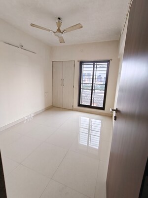 Room in 2 BHK Apartment at Acme Oasis, Kandivali East – for Sale