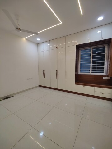 Room in 2.5 BHK Apartment at Aparna Sarovar Zicon, Nallagandla – for Rent