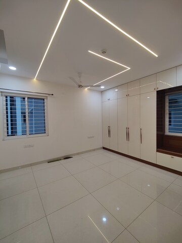 Room in 2.5 BHK Apartment at Aparna Sarovar Zicon, Nallagandla – for Rent