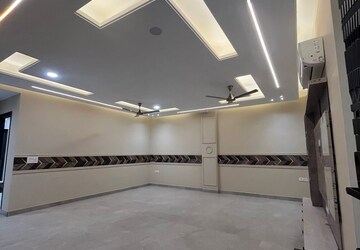 Furnished Amenities in 4 BHK Builder Floor at Green Fields Colony – for Rent