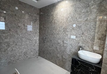 Furnished Amenities in 4 BHK Builder Floor at Green Fields Colony – for Rent