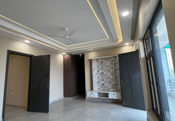 Building Lobby in 4 BHK Builder Floor at Green Fields Colony – for Rent