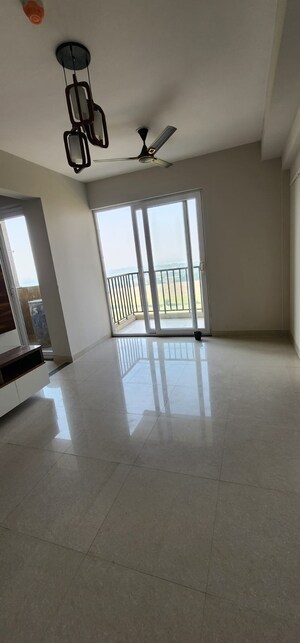 Room in 2 BHK Apartment at Tata Eureka Park, Sector 150 – for Rent