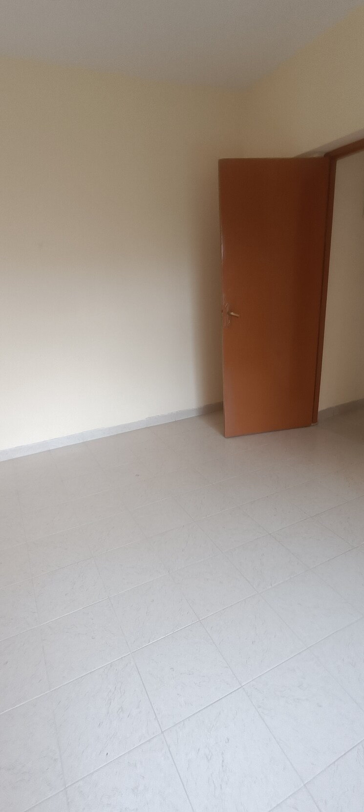 Room, green-hills 1 Bedroom 525 Sq.Ft. Apartment In Kandivali East Mumbai 9348260