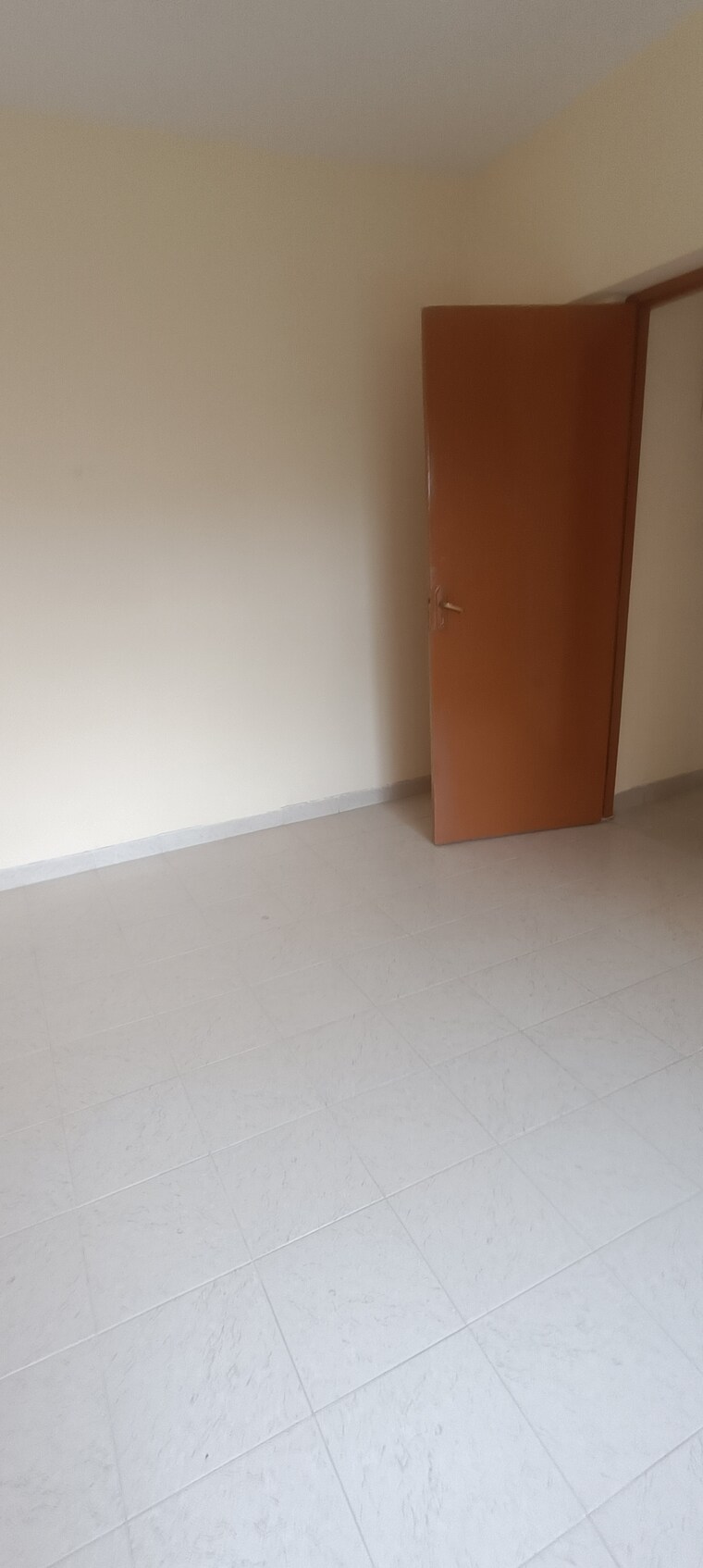 Room, green-hills 1 Bedroom 525 Sq.Ft. Apartment In Kandivali East Mumbai 9348260