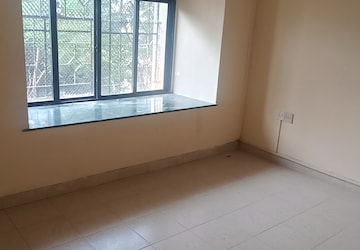 Room in 1 BHK Apartment at Green Hills, Kandivali East – for Rent