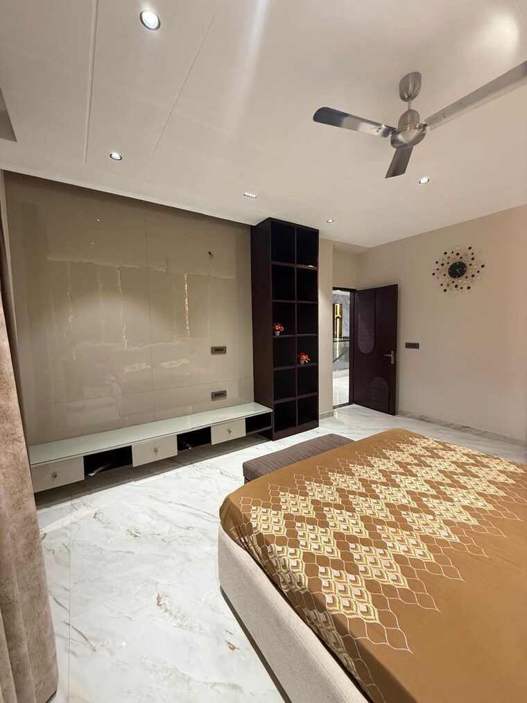 Master Bedroom, aerocity 6 Bedroom 3700 Sq.Ft. Apartment In Aerocity Mohali 9348289
