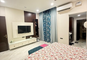 Bedroom in 6 BHK Apartment at Aerocity – for Sale