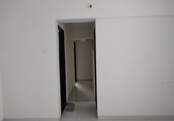 Room in 2 BHK Apartment at Kandivali West – for Sale