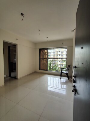 Furnished Amenities in 2 BHK Apartment at Kandivali West – for Sale