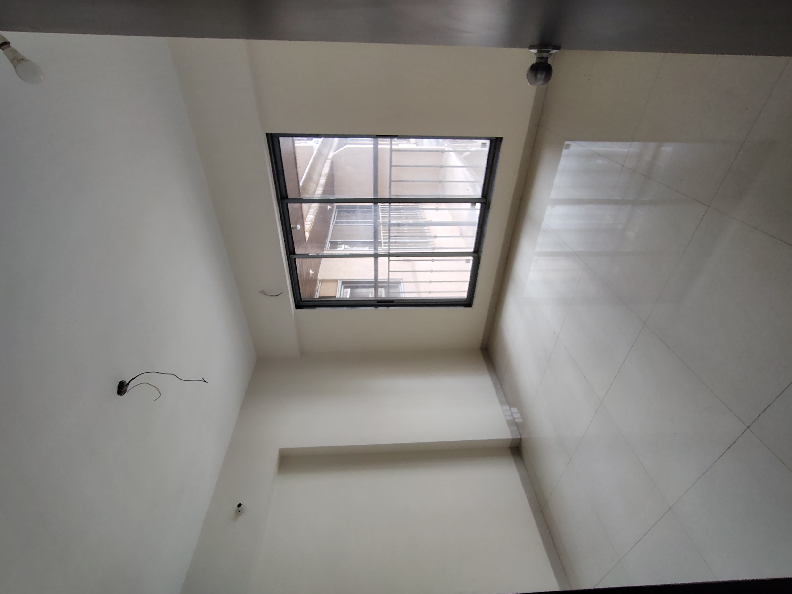 2 BHK + Extra Room Apartment For Sale in Kandivali West