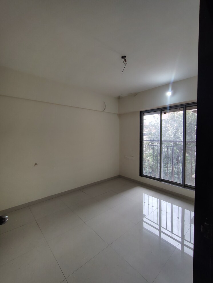 Room, kandivali west 2 Bedroom 600 Sq.Ft. Apartment In Kandivali West Mumbai 9348303