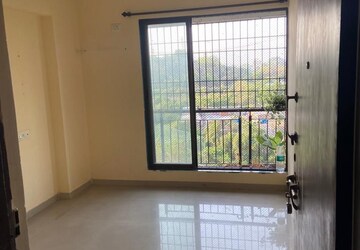 Room in 1 BHK Apartment at Puranik Rumah Bali, Ghodbunder Road – for Rent