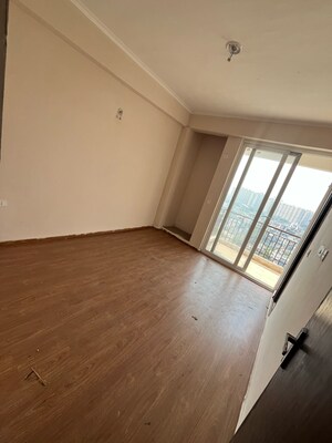 Room in 2 BHK Apartment at Amrapali Golf Homes, Haibatpur – for Sale