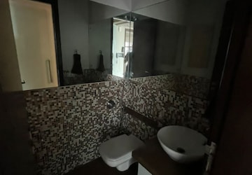 Bathroom in 4 BHK Apartment at Chembur – for Rent