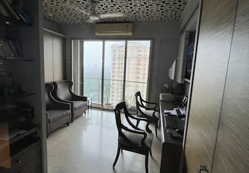 Bedroom in 4 BHK Apartment at Chembur – for Rent