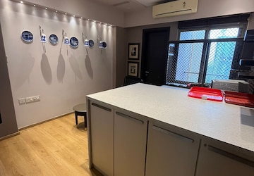 Bedroom in 4 BHK Apartment at Chembur – for Rent