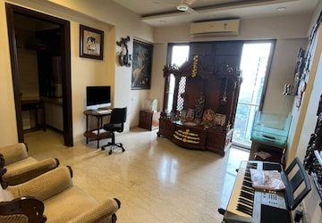 Living Room in 4 BHK Apartment at Chembur – for Rent