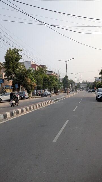 Parking in  Showroom at Indira Nagar – for Rent