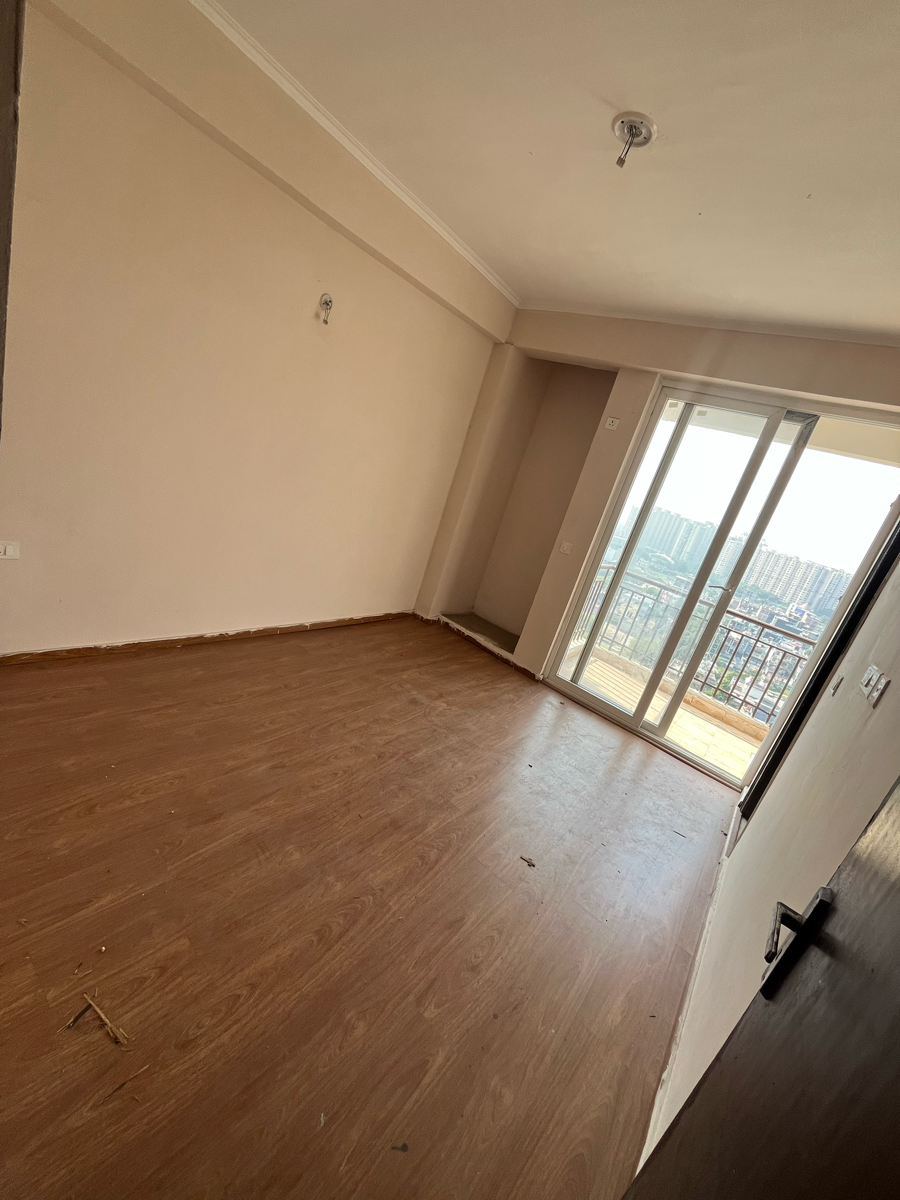 2 BHK 835 Sq.Ft. Apartment in Amrapali Golf Homes