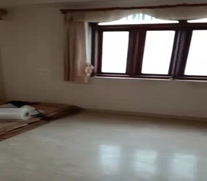 Living Room in 2.5 BHK Apartment at Dadar West – for Rent