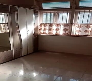 Bedroom in 2.5 BHK Apartment at Dadar West – for Rent