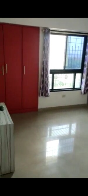 Room in 3 BHK Apartment at Green Acres Apartment, Waghbil – for Rent